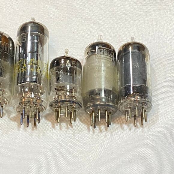 Vintage Lot of 26 Electron Vacuum Tubes Radio AMP Audio Not Tested As Is - Picture 10 of 16